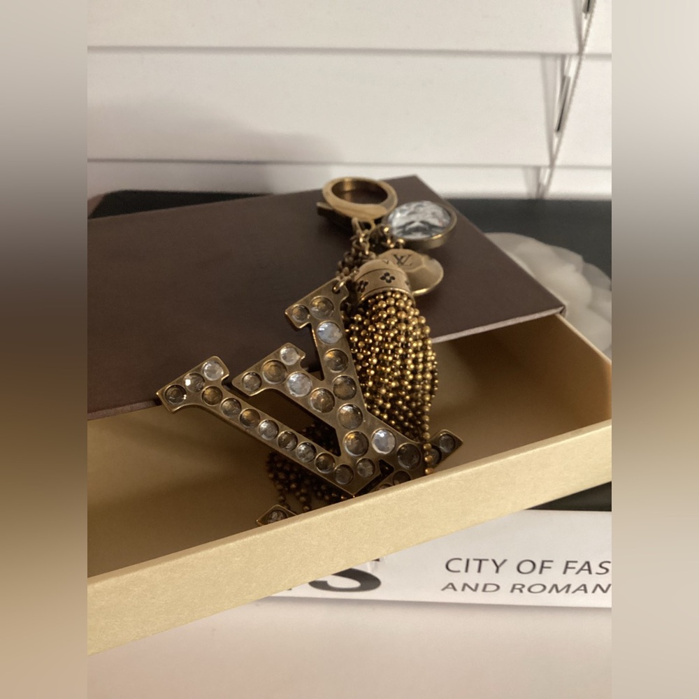Authentic Louis Vuitton Monogram Tassel Caprice Key Holder/ Bag Charm With Box - Picture 5 of 8